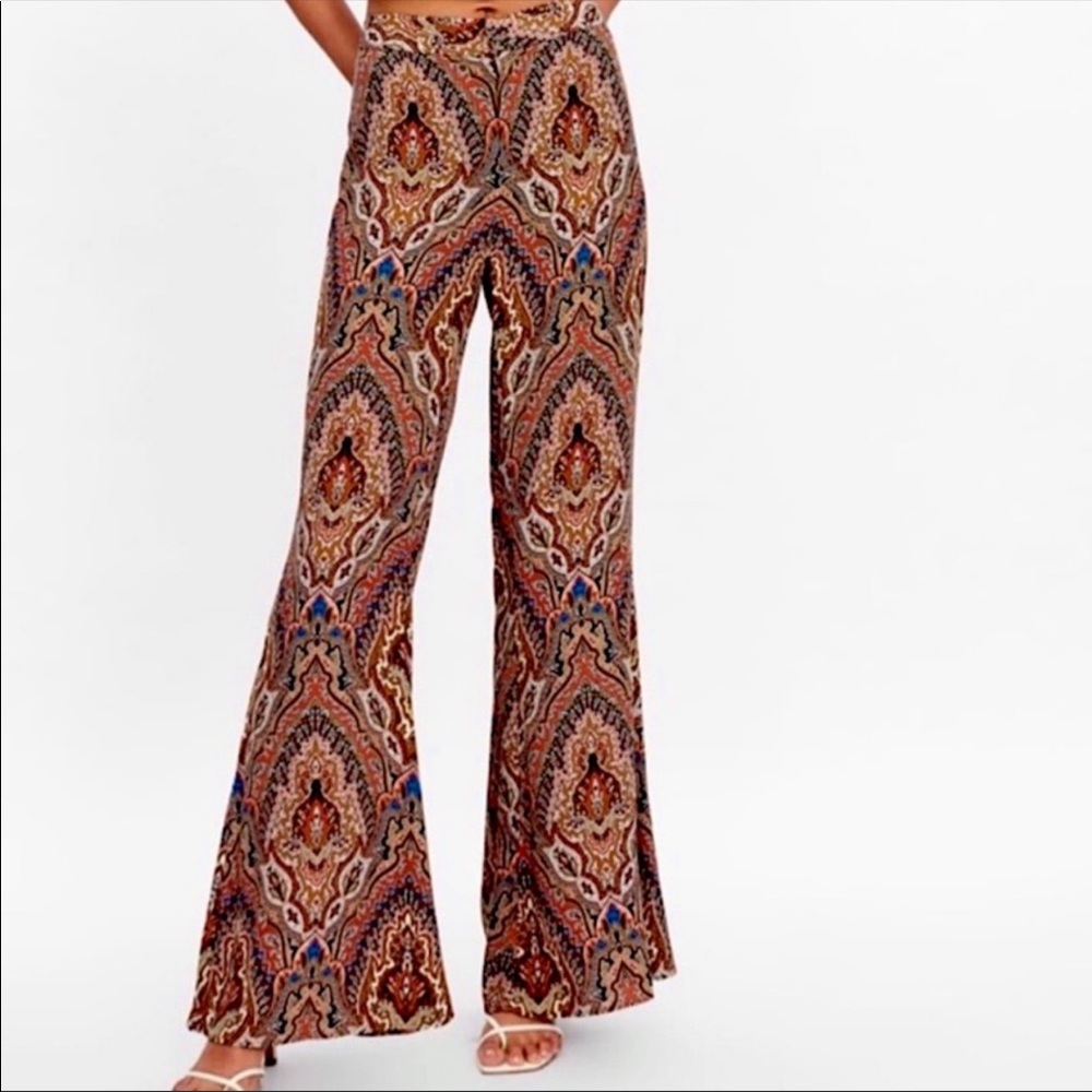 Zara Boho Flare Pants Vibrant Paisley Print 70’s Style Blogger Favorite Sz M
